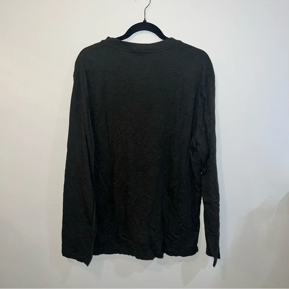 Banana Republic Men’s XL Soft Wash Henley in Olive Green - 100% Organic Cotton